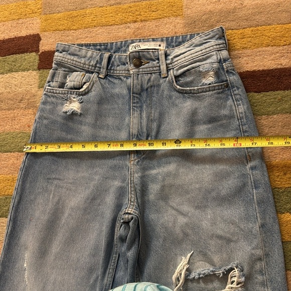Vintage Y2K Zara Blue Washed Distressed Relaxed Jeans
Size 4 - Picture 6 of 13